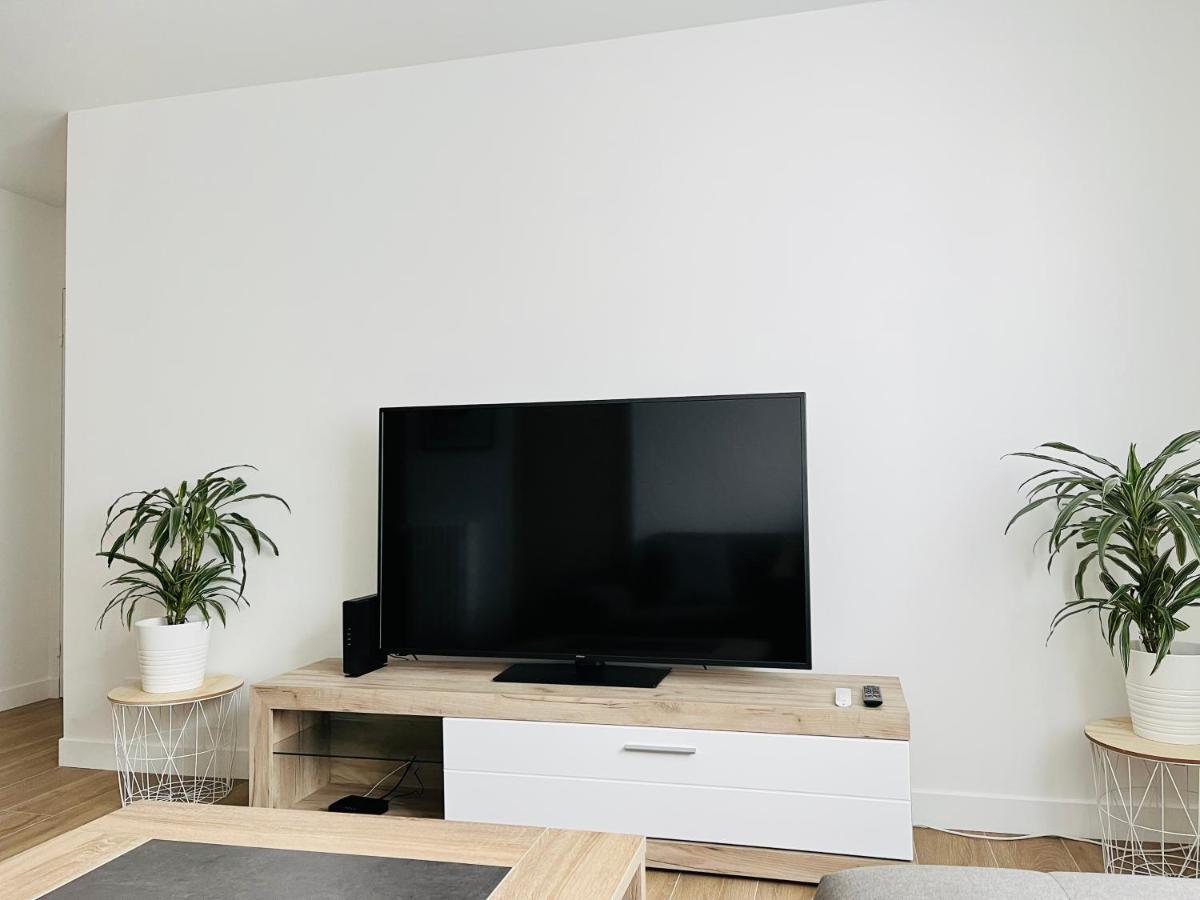 Appartement Spacieux Clichy-sous-Bois ภายนอก รูปภาพ