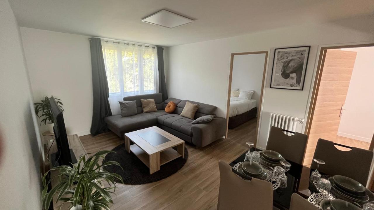 Appartement Spacieux Clichy-sous-Bois ภายนอก รูปภาพ