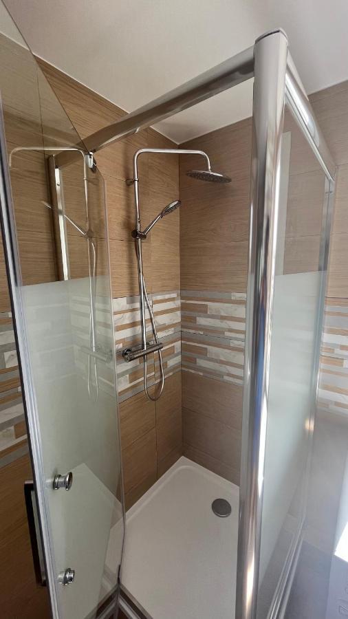 Appartement Spacieux Clichy-sous-Bois ภายนอก รูปภาพ