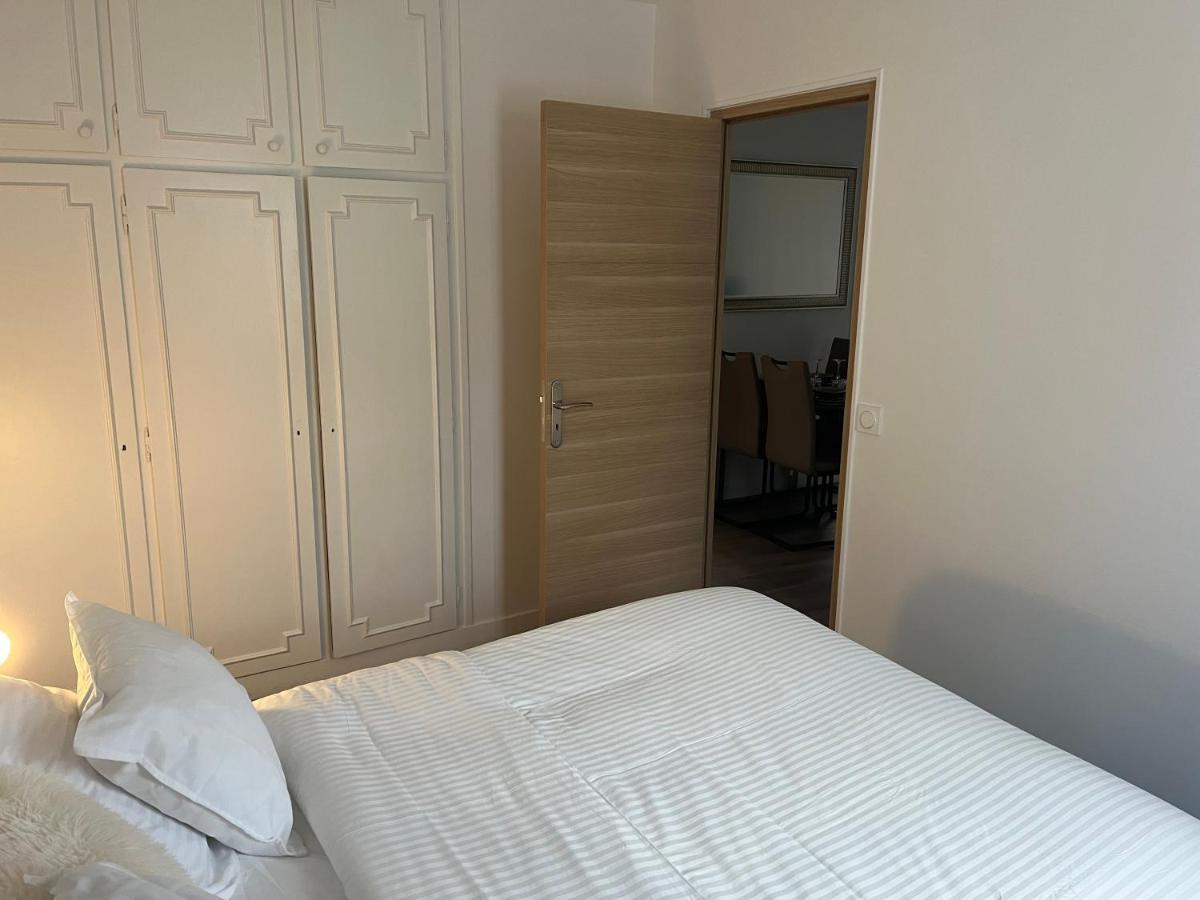 Appartement Spacieux Clichy-sous-Bois ภายนอก รูปภาพ